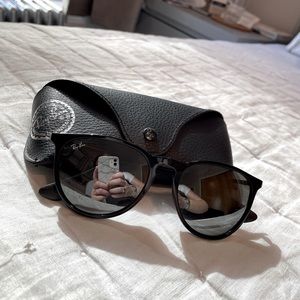 Mirrored raybans
